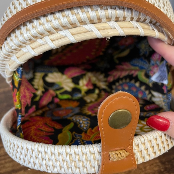Round Rattan Crossbody - Picture 3 of 3